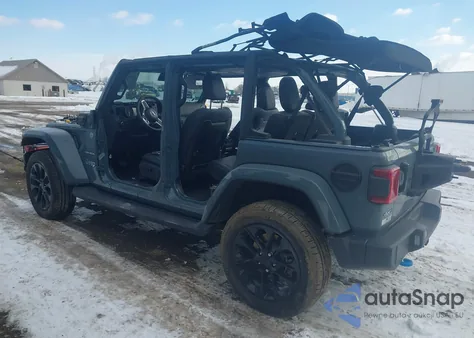 2024 Jeep Wrangler 4Xe Sahara 4Xe z USA, uszkodzony, nr VIN 1C4RJXP6XRW203754